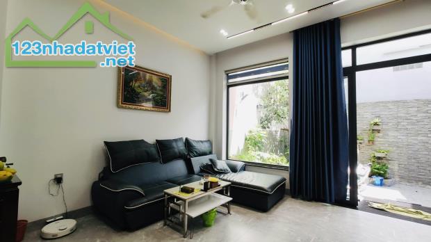 BÁN NHÀ MT Nguyễn Cửu Đàm, Tân Phú 4 tầng 81m2 (4,5x18). Kinh doanh đỉnh. Giá chỉ 15 tỷ - 2
