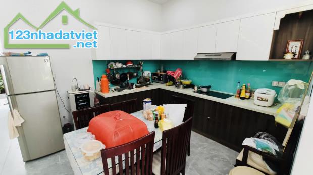 BÁN NHÀ MT Nguyễn Cửu Đàm, Tân Phú 4 tầng 81m2 (4,5x18). Kinh doanh đỉnh. Giá chỉ 15 tỷ