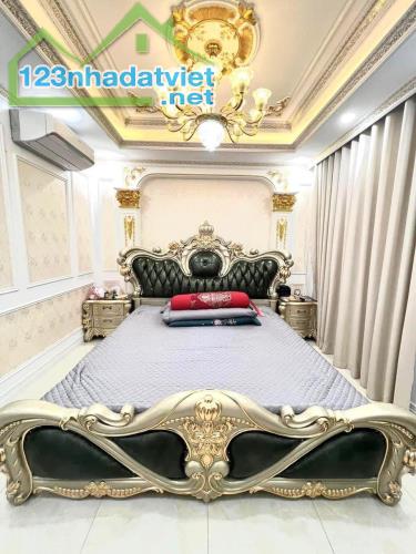 Bán Biệt Thự giữa lòng Thủ Đô 👉70m2x6T mt:4.5m 👉Giá 9.9 tỷ 👉Thang máy - ô tô con l - 3