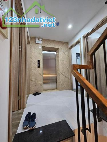 BÁN tòa nhà đẹp Phúc Diễn, 90m2, 8 tầng thang máy - 1