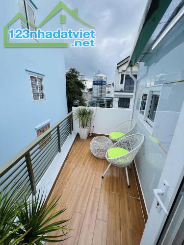 HẺM XE HƠI CMT8 - 3 Tầng, 26m2 NGAY TRUNG TÂM Q10. Chỉ 3.9 tỷ