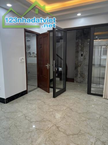 💥 Tòa Apartment Lạc Long Quân, Tây Hồ, Ô tô, 2 Thoáng, 70m2 8T Thang máy, MT 5.5m 💥