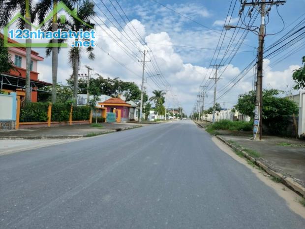 Bán xưởng 1.000m2 xã Đức Hòa Đông, Đức Hòa, Long An giá 22 tỷ LH: 0949.861.287 - 1
