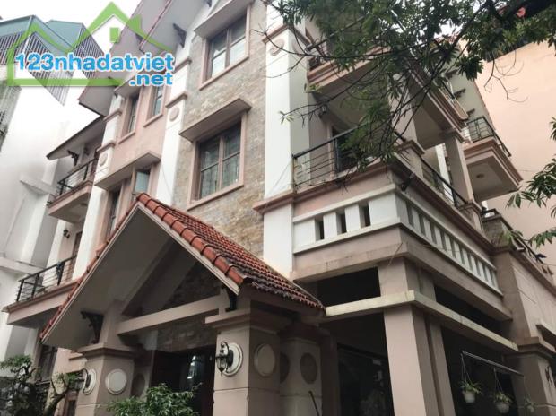 BÁN BT VIP CẦU GIẤY LÀNG QT THĂNG LONG 200M MT8M 78TY