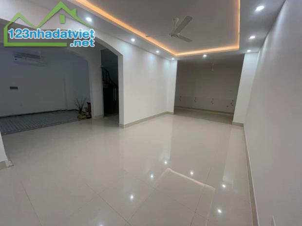 💥 Tòa Văn phòng Phố Võ Chí Công, Ô tô, 20m ra Phố, 121m2 5T MT đẹp 9M 💥 - 1