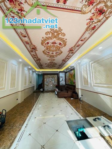 Giảm 2 tỷ. Cần bán RẤT gấp nhà đẹp Hoàng Quốc Việt 82m2, 7T, thang máy, vỉa hè, ô tô tránh - 3