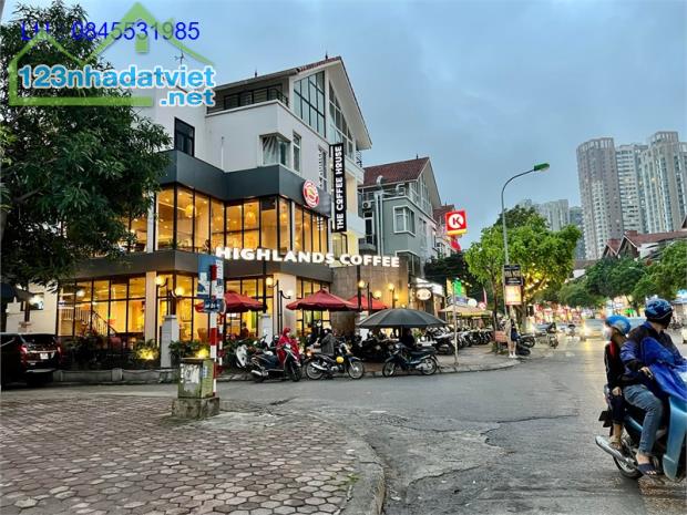 Bán mặt phố Hoàng Cầu, 320m2 mặt tiền 10m, view hồ Hoàng Cầu, xây building tuyệt vời - 1