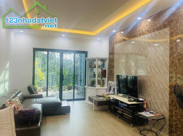 💥 Nhà Phân lô Mặt Ngõ 28 Nguyên Hồng, Ô tô tránh, Vỉa hè đá bóng, 44m2 4T MT 5m 💥 - 1