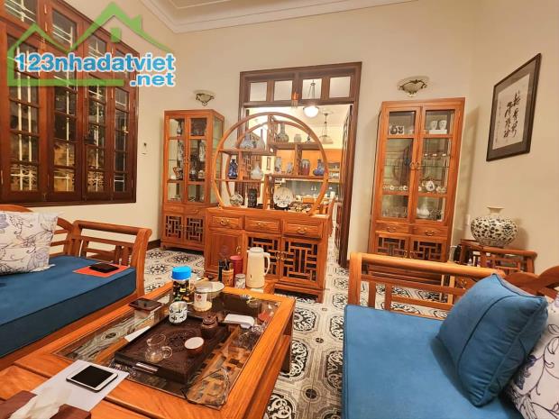 Siêu phẩm Lạc Long Quân 260m2 mặt tiền 12m đường ô tô chỉ 26,5 tỷ .