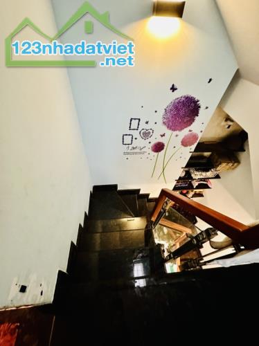 CẦN BÁN GẤP NHÀ LÝ CHÍNH THẮNG Q3, DTICH 40M2, 4TANG BTCT MỚI ĐẸP, CHỈ 5. TỶ - 2