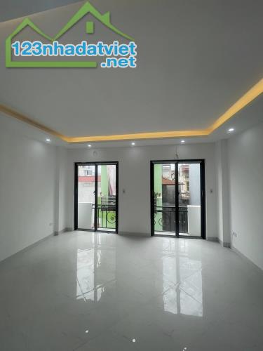 Bán nhà mới Di Trạch, phố Nhổn 34M2 xây 5 Tầng, ngõ rộng thoáng giá 2.9 tỷ - 4