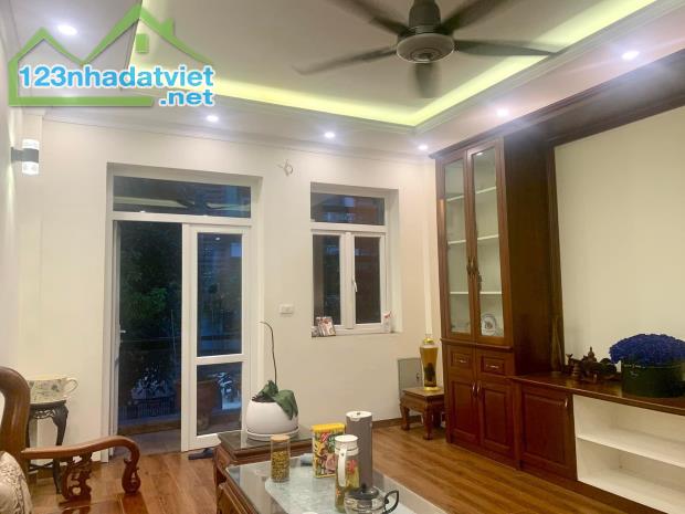 Liền kề Gelexia Riverside 885 Tam Trinh, 70m2 x 5 tầng đẹp, giá 12.5 tỷ, 0867195893