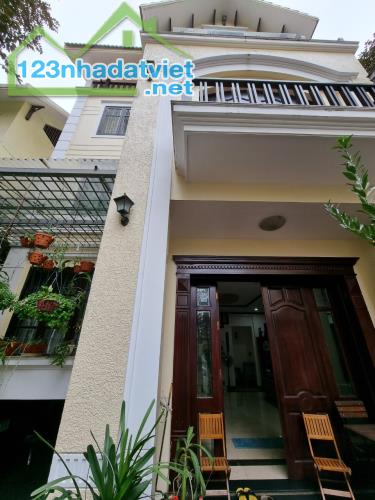 Siêu phẩm Mỹ Đình 2 phân lô – vỉa hè – ô tô tránh 210m2 5 tầng mặt tiền 15m giá chỉ 56 tỷ