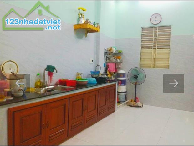 Quận Hải Châu, gần Mặt Phố - Oto đỗ cửa – Ông Ích Khiêm, 50m2, Chỉ 4 tỷx (0935621182)