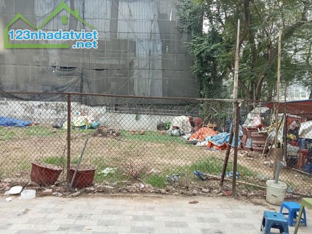 Bán đất mặt đường Lạc Long Quân – Tây Hồ, lô góc, 520m2 190 tỷ .
