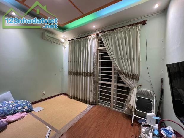 Siêu phẩm Mai Dịch phân lô – oto – vỉa hè  83m2 MT4,5m 14,7 tỷ . - 2