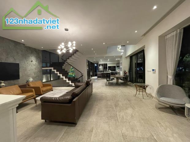 bán gấp biệt thự Vinhome riverside 323 m2 lô lóc view sông giá 93 tỷ - 2