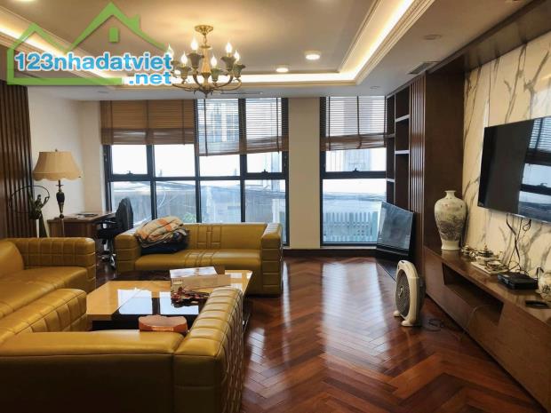 Bán nhà phố Nguyên Hồng, Đống Đa, ô tô tránh, vỉa hè, thang máy, giá 27 tỷ - 1