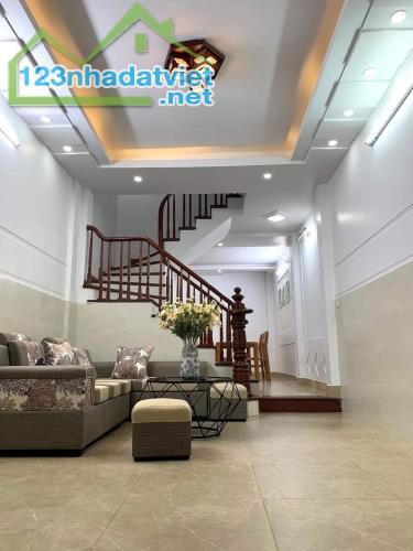 Bán nhà Cấu giấy dt 36m x5t, mt 3,5m giá 5,15 tỷ.