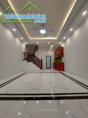 Bán nhà mới Phương Canh 33,5M 5 Tầng, 3P ngủ view thoáng- ô tô đỗ gần giá 4 tỷ