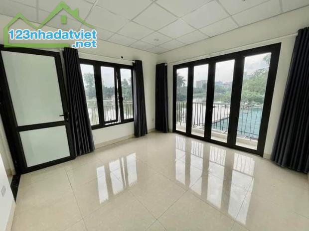 Siêu phẩm! Nhà mặt ngõ 48m2, lô góc- view hồ đẹp, ô tô đỗ cửa, có 1 0 2 - 3