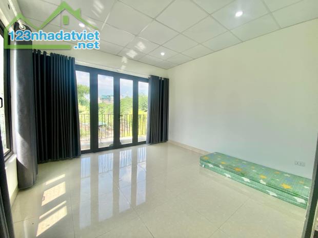 Siêu phẩm! Nhà mặt ngõ 48m2, lô góc- view hồ đẹp, ô tô đỗ cửa, có 1 0 2