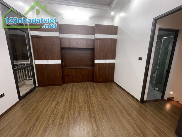 MẶT NGÕ KINH DOANH VÕNG THỊ, GẦN HỒ, NGÕ THÔNG, SỔ VUÔNG, 32M2, 4T, MT4,6m, 6 Tỷ - 2