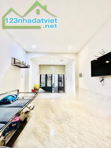 Khu Bành Văn Trân, 5 tầng, 48m2, 6 phòng ngủ, chỉ 5.9 tỷ