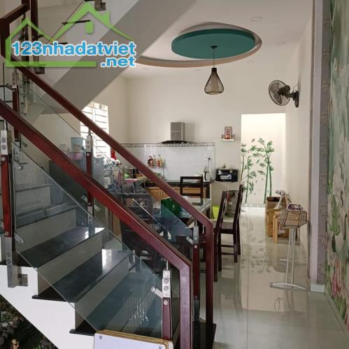 Bán nhà 2 Mặt Tiền HXH Đường Nguyễn Thị Định, Phường Thạnh Mỹ Lợi, Q2.