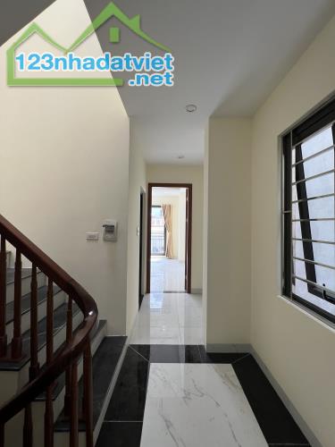 Bán nhà Di Trạch, Nhổn 38M2 4 Tầng, 4P Ngủ, 30m ô tô đỗ giá 3.8 tỷ - 3