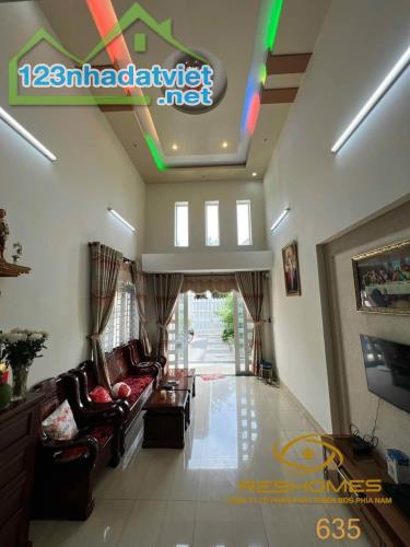 Nhà 1 trệt 3 lầu 270m2 ngay sau lưng công ty may Đồng Tiến đường Phan Trung giá 8,5 tỷ. - 1