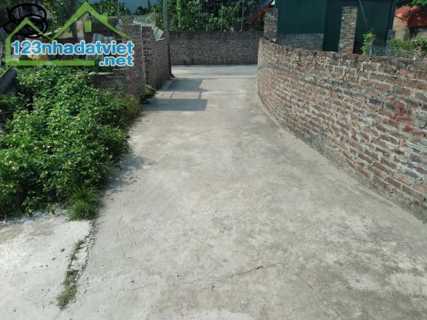 *Bán đất thôn Vàng, Cổ Bi, Gia Lâm, DT 50m, mt 4.5m,oto vào đất_ giá nhỉnh 2 tỷ - 2