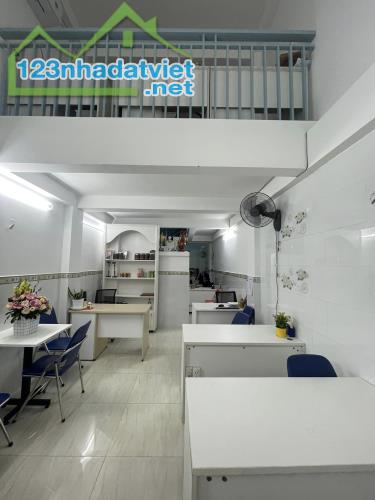 Giảm sập sàn 2 tỷ, nhà Bình Thạnh, 74m2, 5 tầng, cho thuê giá cao, sát Quận 1, còn 10 tỷ