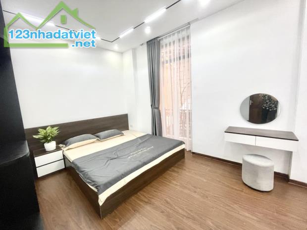 Bán Nhà Đốc Ngữ Ba Đình dt 33m x 4t, mt 4,8m. giá 5,5 tỷ.