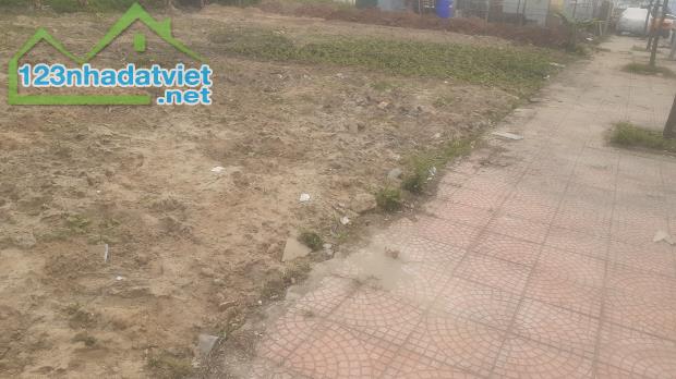 CẦN BÁN THỬA ĐẤT PHỐ XUÂN LA,  NGÕ TO NHƯ PHỐ, DT 250M2, MT 8M, GIÁ 74 TỶ.