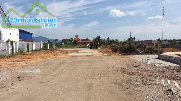 Đại Hạ Giá-Đất thổ cư MT quốc lộ 1A-Hàm Mỹ-Gần Phan thiết-DT:1.410m2+3.940m2 - 2