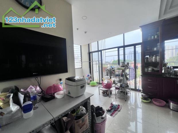 Chính Chủ Cần Bán Nhà Mặt Tiền Đường Hoàng Dư Khương, Quận 10, 128m2, Ngang 8m - 2