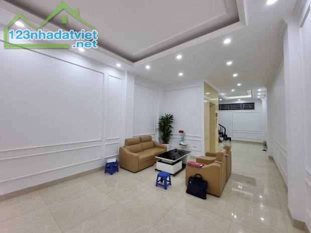 Siêu phẩm Quan Hoa  ô tô , kinh doanh 60m2 , MT 5m chỉ 10,5 tỷ . - 2