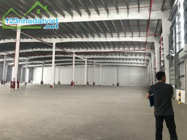 Cho thuê nhà xưởng mới 6.800m2 pccc tự động, Khu CN Yên Phong 2C - 1