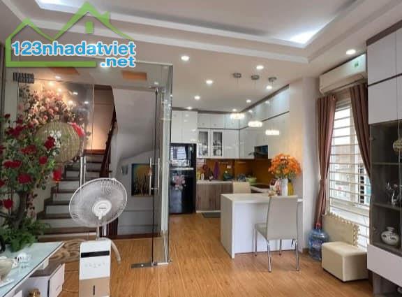 N.hà  Xuân Đỉnh 49m2 , 4 Tầng ,  5 tỷ NHÀ ĐẸP Ở NGAY - TRUNG TÂM XUÂN ĐỈNH - 4 CHỖ ĐỖ CỔNG