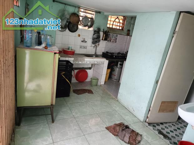 Nhà Cách Mạng Tháng 8, ngay vòng xoay Dân Chủ, 95m2, chỉ 15 tỷ - 1