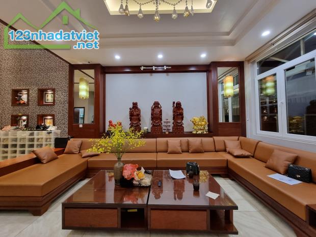 Bán nhà mặt phố Nguyễn Chí Thanh 200m , mặt tiền 10m , chỉ 95 tỷ . - 1