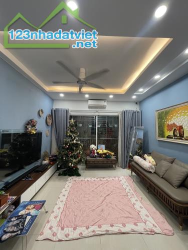 Bán nhà Khương Đình, Thanh Xuân, sát mặt phố,ô tô 50m2, 5 tầng chỉ 5.8 tỷ. - 2