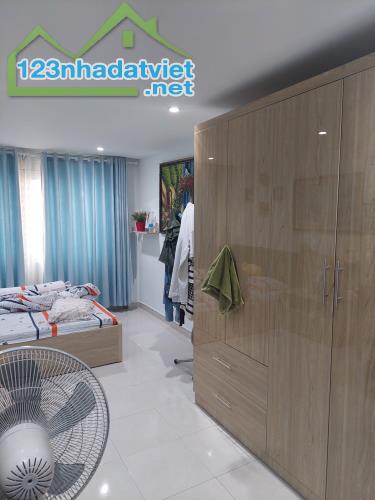 Định cư Bán gấp nhà Quận 10, 65m2, 4 tầng, cho thuê giá cao, chỉ 6 tỷ 900 - 1