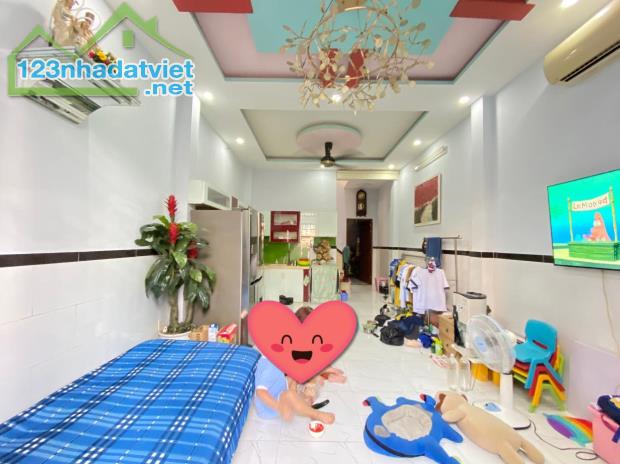 Giảm sâu 1  tỷ 600, bán gấp nhà Ba tháng Hai, Quận 10, gần KDC cao cấp Hà Đô - 2