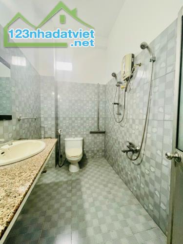 Bán Nhà Phố đường ô tô thông gần Lê Văn Thịnh, Tp Thủ Đức
