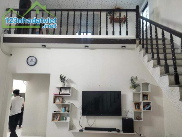 Vài bước chân ra Oto, kiệt Hải Phòng, Đà Nẵng. DT 46m2, chỉ 2 tỷx (0935621182)