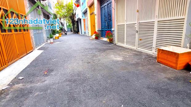 BÁN NHÀ ĐẸP FULL NỘI THẤT CAO CẤP HXH ĐÀO DUY ANH PHÚ NHUẬN - 5TẦNG 5PN 59M2 - CHỈ 11,5 TỶ - 2