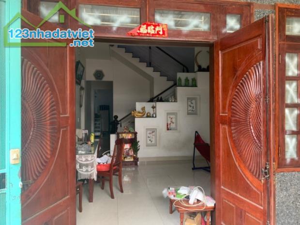 Nhà Gấp Bán , HXH, 80m2 , 3 tầng , Phường Tân Phú . Thủ Đức . 3.95 Tỷ