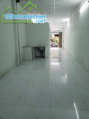 Bán nhà HXH Hòa Bình,P.Hiệp Tân,Q.Tân Phú,dt: 4 nở hậu 7 x 15 (70m2) nhà cấp 4 - 4 tỷ 7. - 2